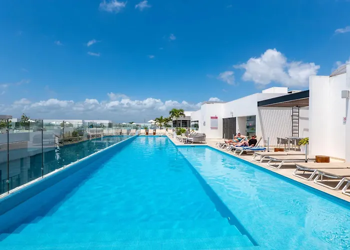Stylish W Roof Pool & Jacuzzi In Prime Playa *