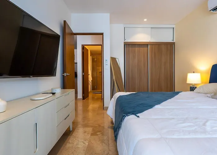 Stylish W Roof Pool & Jacuzzi In Prime Playa *