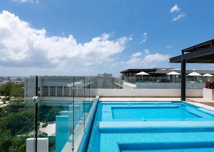 Stylish W Roof Pool & Jacuzzi In Prime Playa *